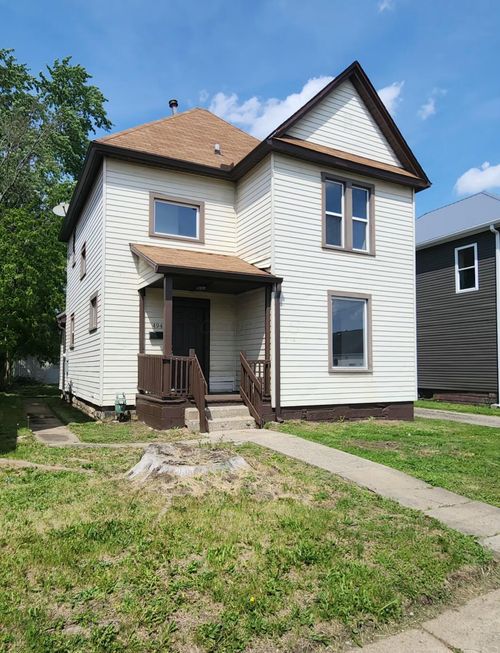 494 E Main St, Newark, OH, 43055-6557 | Card Image