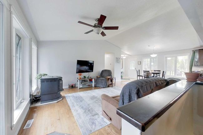 260051 Otter Creek, House other with 3 bedrooms, 2 bathrooms and null parking in Smith AB | Image 14
