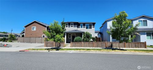 8709 56th St Ne, Marysville, WA, 98270-9610 | Card Image