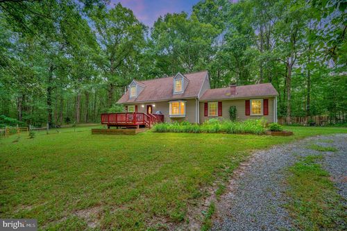 8515 Berkeley Farms Ln, PARTLOW, VA, 22534-9779 | Card Image