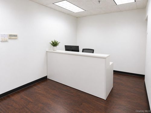 202-249-02 Jericho Tpke, Floral Park, NY, 11001-4000 | Card Image