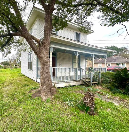 2255 Laurel St, Beaumont, TX, 77701-1983 | Card Image