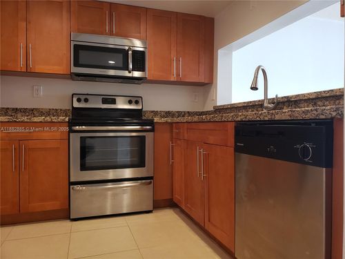 461-461 Sw 113th Way, Pembroke Pines, FL, 33025-3437 | Card Image