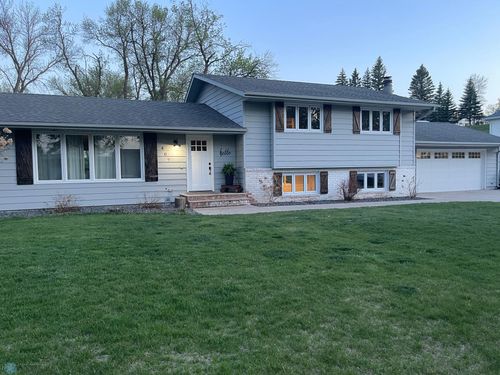 407 2nd Ave W, Lisbon, ND, 58054-4008 | Card Image