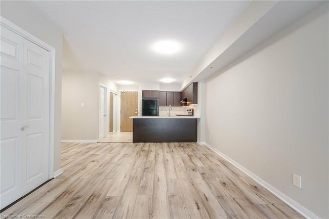 105 - 3070 Rotary Way, House attached with 1 bedrooms, 1 bathrooms and 1 parking in Burlington ON | Image 7