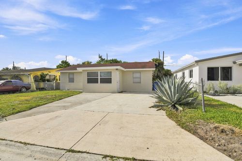 1217 W 32nd St, Riviera Beach, FL, 33404-3559 | Card Image