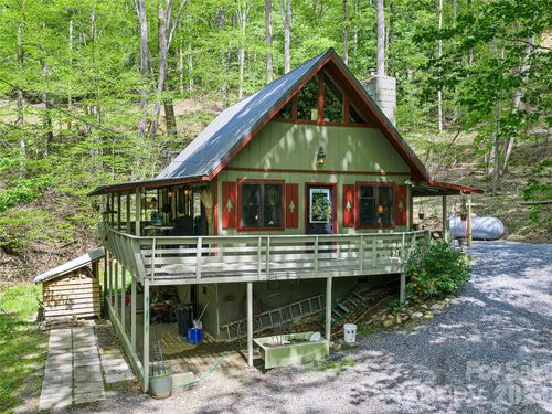 886 Three Quarter Creek Rd, Burnsville, NC, 28714-7773 | Card Image