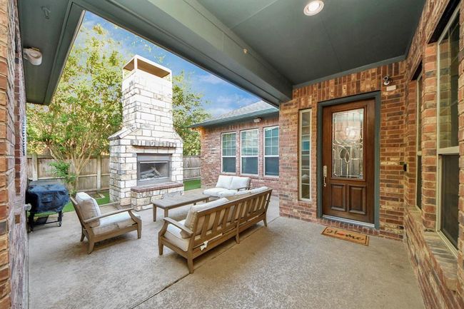 FRONT COURTYARD | Image 7