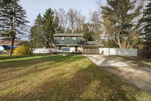 11033 Carr Rd, Davison, MI, 48423-9317 | Card Image