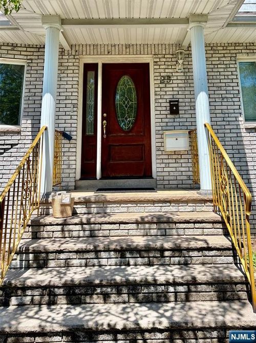25 Dell Glen Ave, Lodi, NJ, 07644-1707 | Card Image