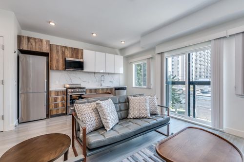 306-1168 Pendrell, Vancouver, BC, V6E1L4 | Card Image