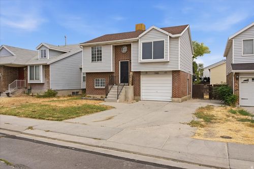 7985 Saint Ives Ln, West Jordan, UT, 84088-7615 | Card Image