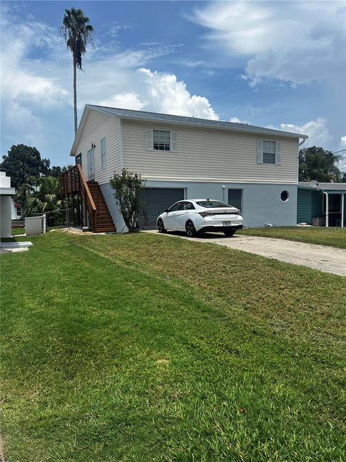 7035 Mccray Dr, HUDSON, FL, 34667-1011 | Card Image