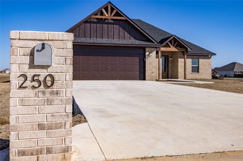 250 Maple Leaf Dr, Durant, OK, 74701 | Card Image