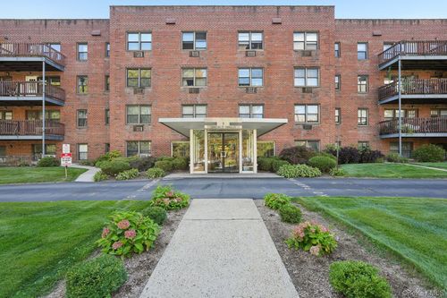 apt-l17-5 Oakdale Mnr, Suffern, NY, 10901-5723 | Card Image