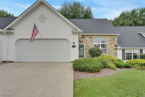 5432 Stoney Ln, Painesville, OH, 44077-9021 | Card Image