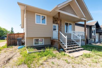 5302 50 St, House detached with 4 bedrooms, 2 bathrooms and 4 parking in Kitscoty AB | Image 1