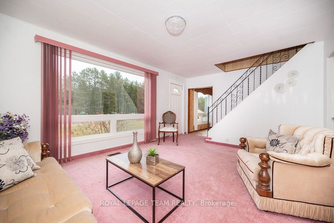 3433 Round Lake Road, House other with 5 bedrooms, 1 bathrooms and 2 parking in Killaloe, Hagarty and Richards ON | Image 8