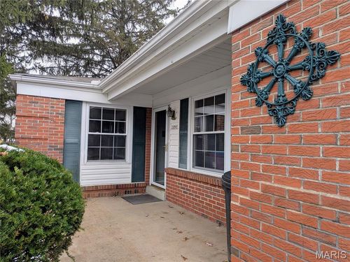 2590 Hackney Dr, Florissant, MO, 63033-2314 | Card Image