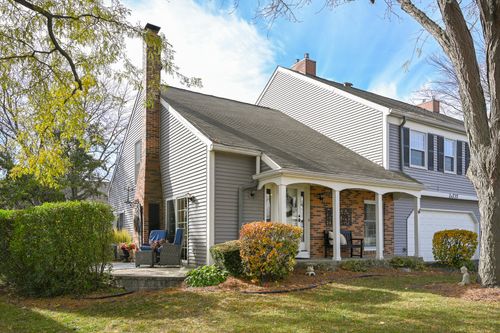 2S737 Timber Dr, Warrenville, IL, 60555-2722 | Card Image