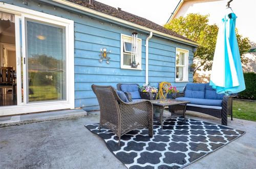 1006 Lyall St, Esquimalt, BC, V9A5E9 | Card Image