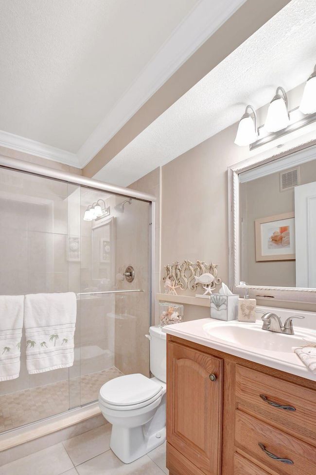 595 Normandy M, Condo with 2 bedrooms, 2 bathrooms and null parking in Delray Beach FL | Image 8