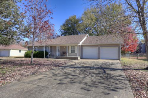 1411 Gold Stream Dr, Webb City, MO, 64870-3001 | Card Image