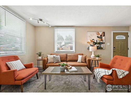 2080 S King St, Denver, CO, 80219-5356 | Card Image