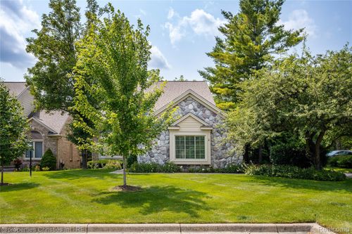 2-45330 Stonehedge Dr, Plymouth, MI, 48170-3991 | Card Image