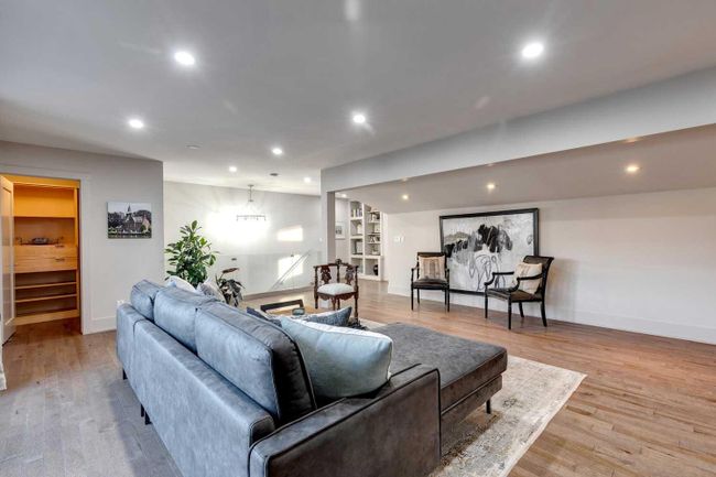824 Durham Avenue Sw, Home with 4 bedrooms, 5 bathrooms and 2 parking in Calgary AB | Image 36