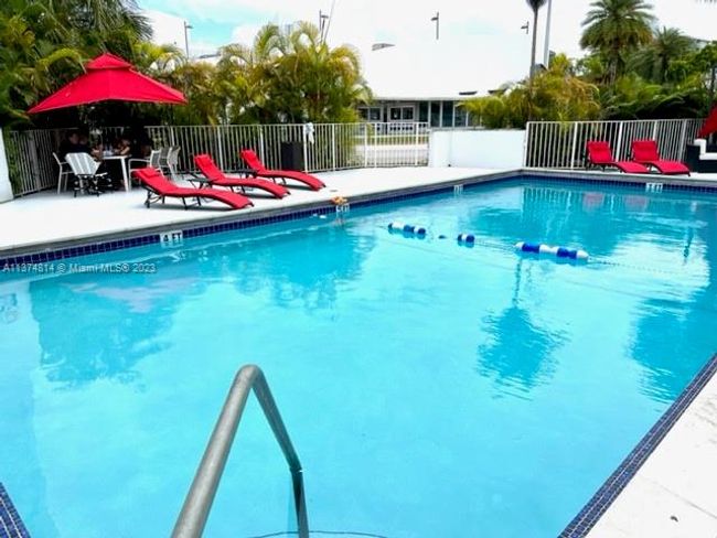 205 - 2101 Normandy Dr, Condo with 1 bedrooms, 1 bathrooms and null parking in Miami Beach FL | Image 4