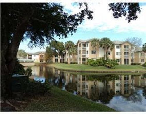 334-9901 Westview Dr, Coral Springs, FL, 33076-2597 | Card Image