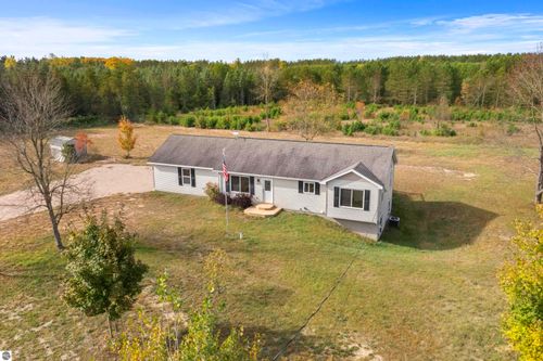 348 S Haze Rd, Beulah, MI, 49617-9774 | Card Image