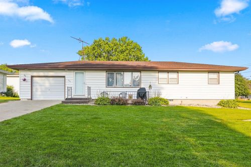 205 6th Street, Aplington, IA, 50604 | Card Image