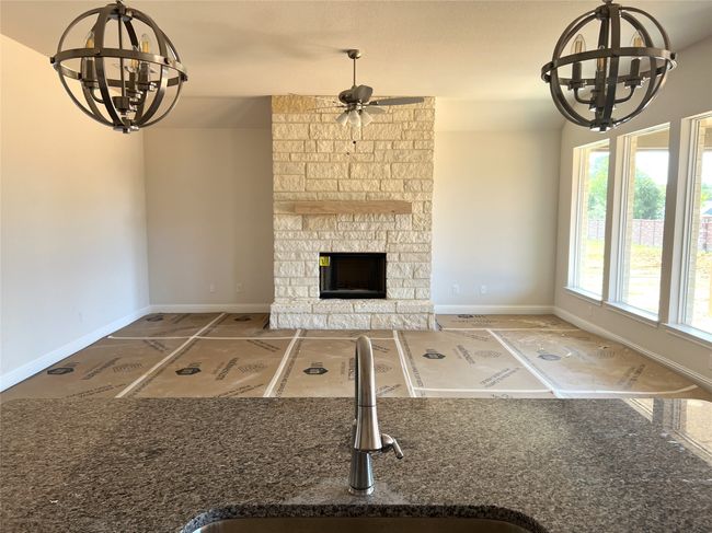 709 Seahawk St, House other with 4 bedrooms, 3 bathrooms and null parking in Joshua TX | Image 4