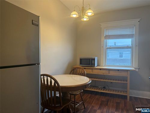 29 Pine St, Lodi, NJ, 07644-3403 | Card Image