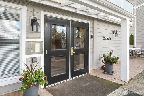 apt-104-22535 Se Highland Cir, Issaquah, WA, 98029-5218 | Card Image