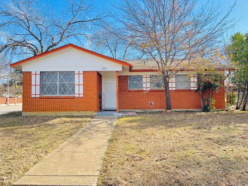 1701 Warren Ln, Fort Worth, TX, 76112-4235 | Card Image