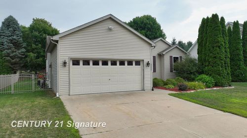 2442 Hickory Circle Drive Road, Oceola Township, MI, 48855 | Card Image