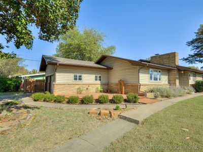 1725 W Golden Street, House other with 3 bedrooms, 2 bathrooms and null parking in Tulsa OK | Image 3