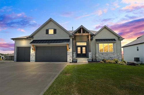 16649 S Tomashaw St, Olathe, KS, 66062-8117 | Card Image