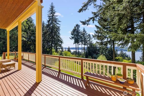 28525 143rd Ave Sw, Vashon, WA, 98070-8733 | Card Image