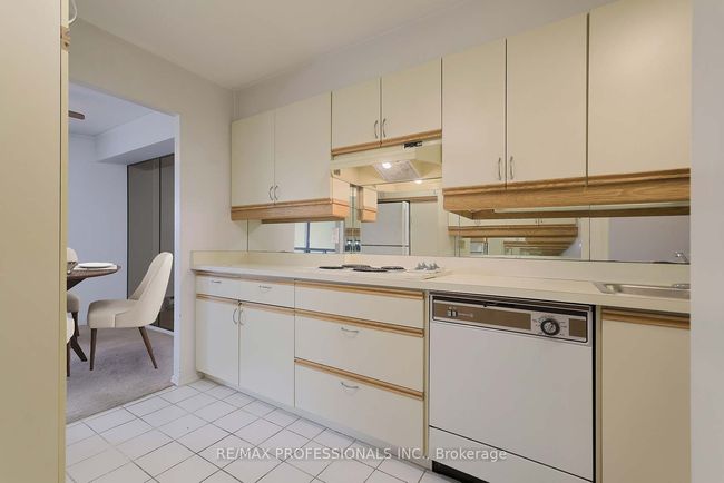 A20 - 284 Mill Rd, Condo with 2 bedrooms, 2 bathrooms and null parking in Toronto ON | Image 14