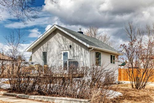 5602 51 Ave, Lacombe, AB, T4L1K9 | Card Image