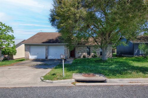 311 August St, Schulenburg, TX, 78956-2158 | Card Image