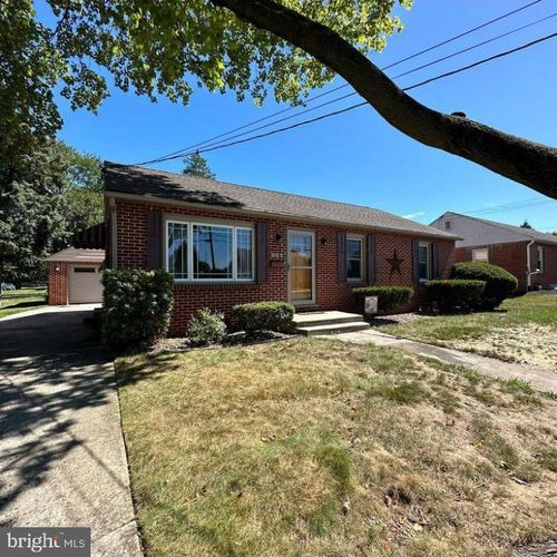 661 Guilford Ave, CHAMBERSBURG, PA, 17201-3802 | Card Image