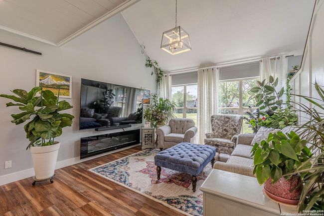 3951 Briar Hollow St, House other with 3 bedrooms, 2 bathrooms and null parking in San Antonio TX | Image 4