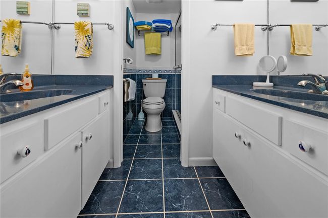 Primary Bathroom | Image 17