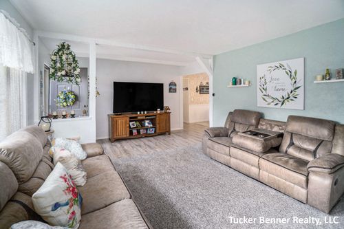215 Mcconnell Ave, North Muskegon, MI, 49445-2762 | Card Image