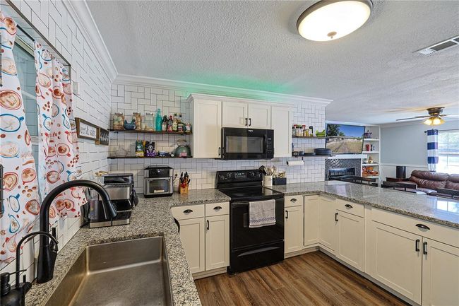 2808 Ne 24 Th Ct, House other with 3 bedrooms, 2 bathrooms and null parking in Ocala FL | Image 8